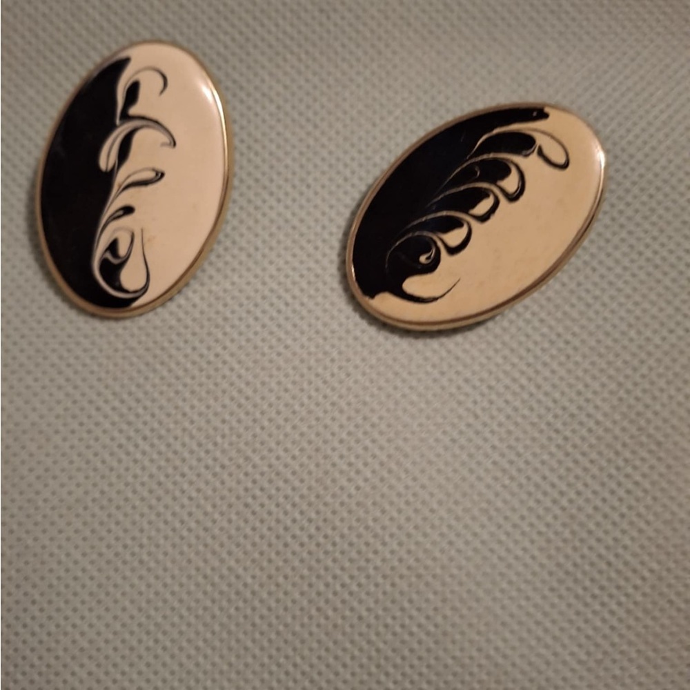 Vintage Circa 1990 Oval Black & Gold Enamel Stud Earrings